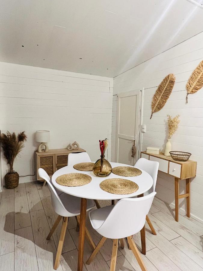 Cabane Le Flamant Avec Jardin, Piscine Et Parking Saintes-Maries-de-La-Mer Exterior foto