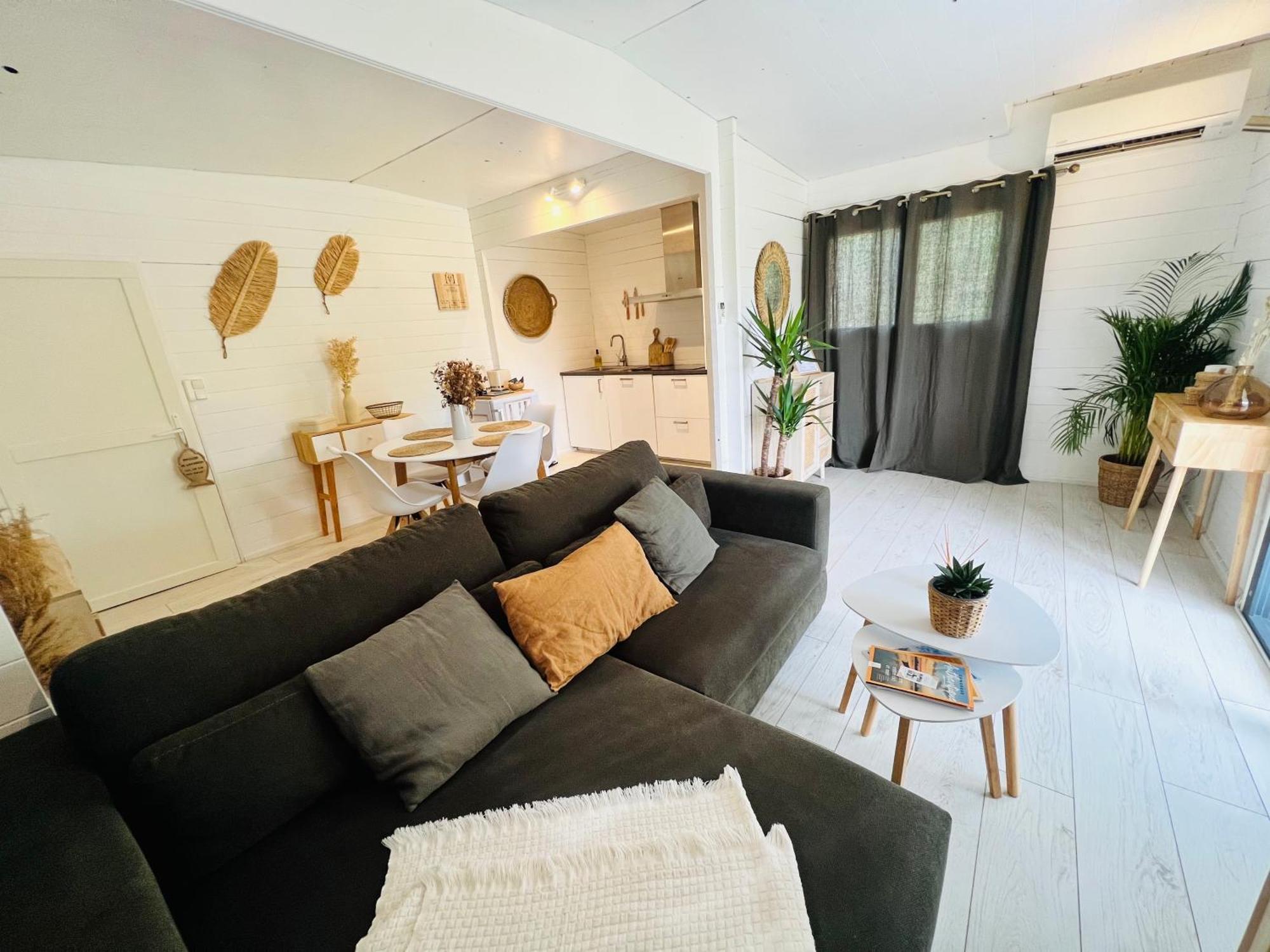 Cabane Le Flamant Avec Jardin, Piscine Et Parking Saintes-Maries-de-La-Mer Exterior foto